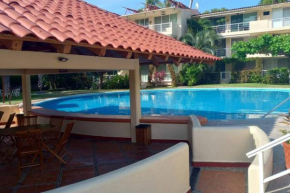 Condominio a pie de playa-Ixtapa